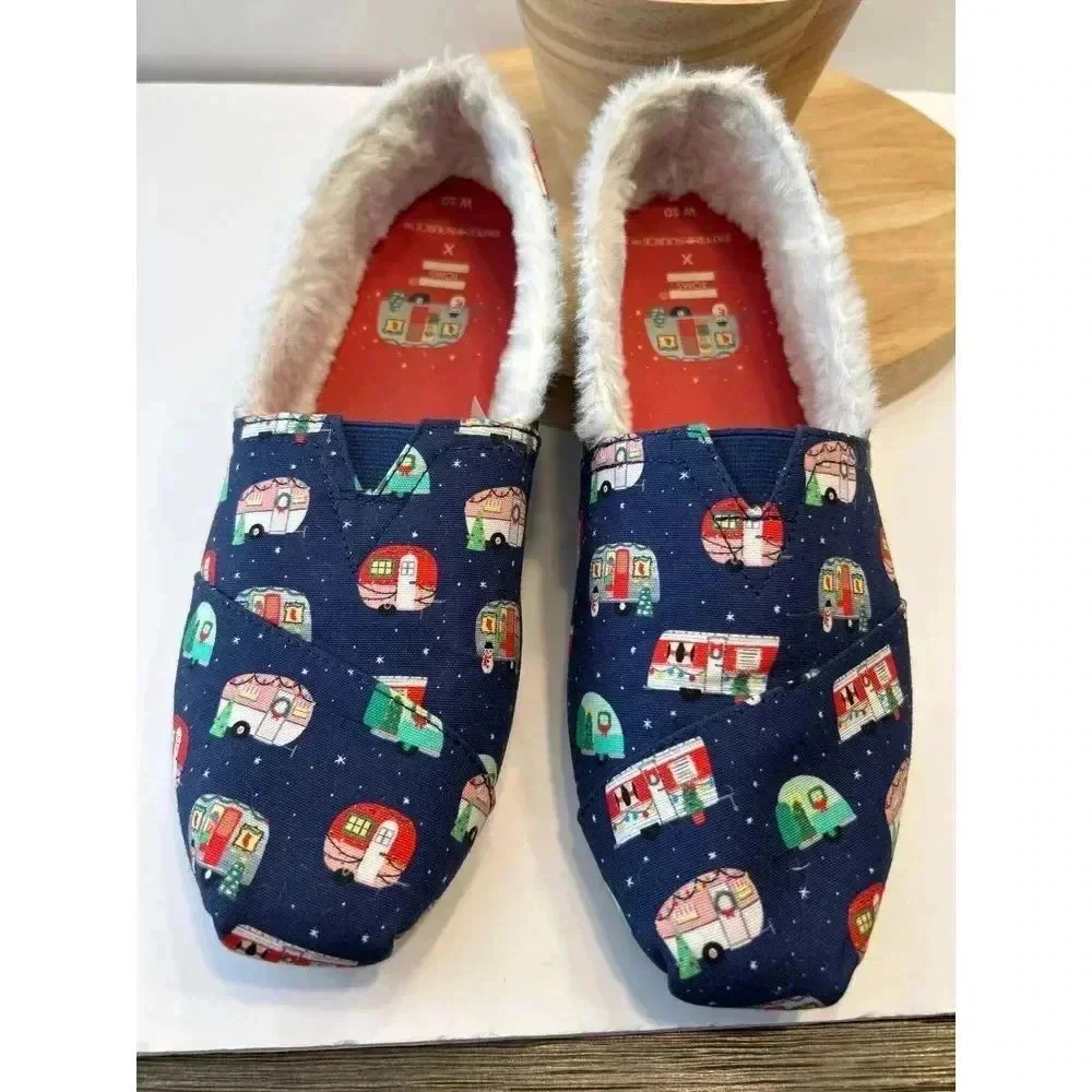 Toms Christmas Vintage Trailers Campers holiday lights fuzzy Shoes Women's 10 - Picture 3 of 5
